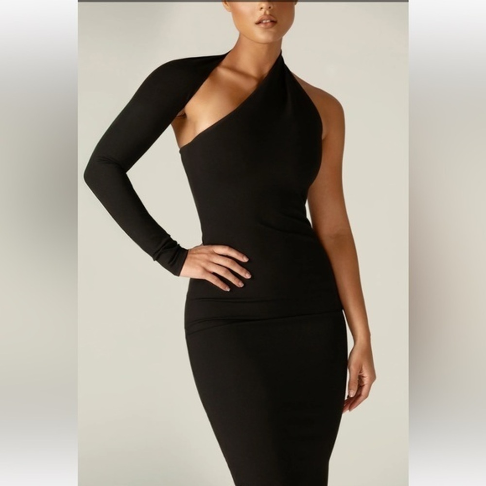Chic Black One-Shoulder Mini Dress